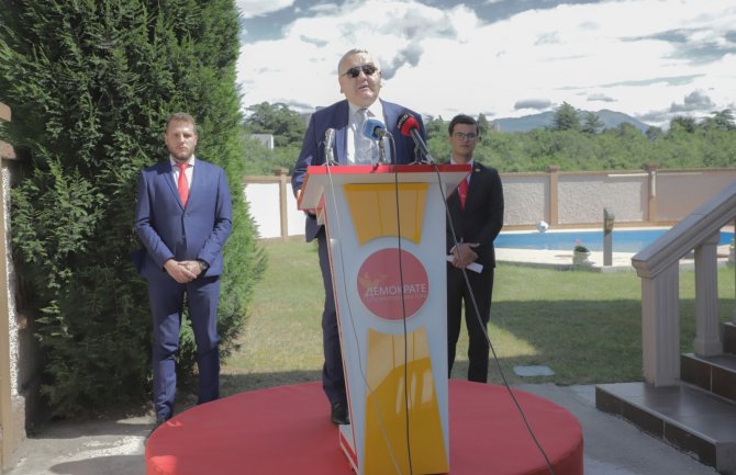 Demokrate pozvale Markovića da raspusti NKT, opoziciji ponudili sedam tačaka očuvanja demokratije