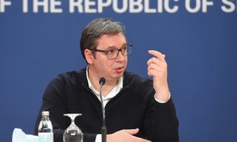 Vučić: Predstojeća zima hladna, ali će sljedeća biti polarna