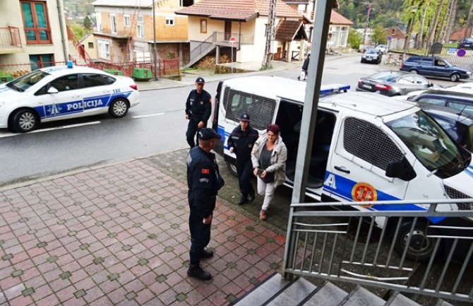 Prihvaćena optužnica protiv Beranke: Izbola sam nožem komšiju, došli su nam pred kući i napali nas