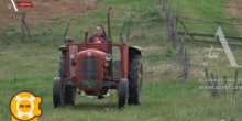 Željana ima 11 godina, vozi traktor, hrani stoku i piše domaće zadatke(VIDEO)