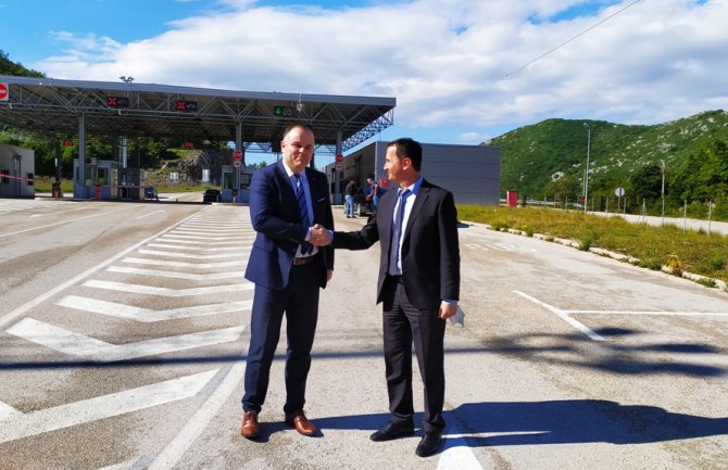 Sastanak čelnika Herceg Novog i Trebinja na otvorenom graničnom prelazu: Među bratskim gradovima ne smije biti barijera
