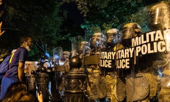 Posle mirnijih protesta vojska se povlači sa ulica Vašingtona