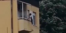 Zabrinjavajući snimak iz Čačka: Mučio mačku, zaklao, pa bacio sa terase (VIDEO)