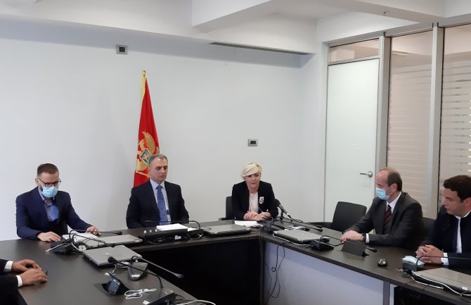 Specijalnim bolnicama Risan i Dobrota, kao i Domu zdravlja Tivat preko milion eura 