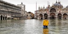 Visoka plima poplavila Veneciju, četvrtina grada pod vodom (VIDEO)