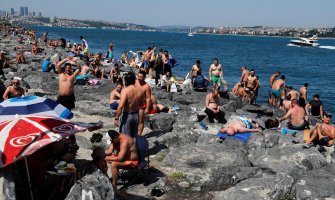 Istanbul: Prvog vikenda bez policijskog časa pohrlili na gradske obale i u parkove