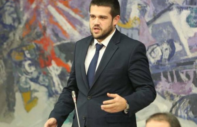 Nikolić: Carević umislio da je Njegoš