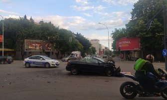 Podgorica: U udesu dvije osobe povrijeđene 