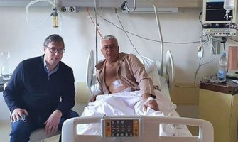 Vučić posjetio Mandića na VMA nakon operacije