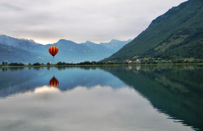 Promjenljivo, mjestimično kiša, do 28 stepeni