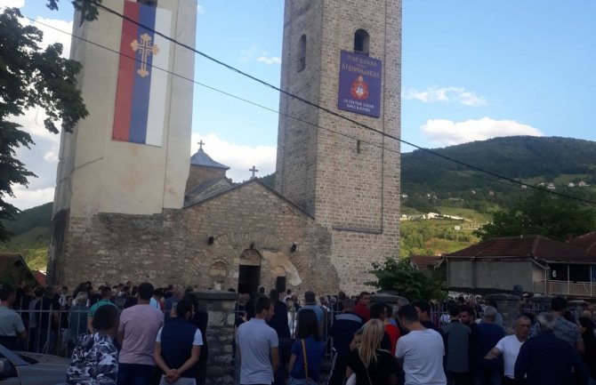 Održane litije i molebani u više crnogorskih gradova(FOTO)(VIDEO)