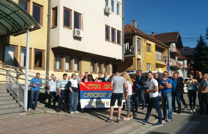 Đukić zbog skidanja zastave na Bjelasici napisao pjesmu, uvrijedio komandira