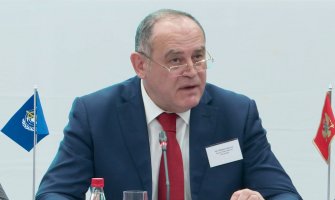 Simović će sjutra uručiti mladim pčelarima rješenja o dodjeli podrške za 2020. 