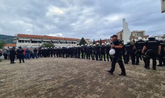 Uprava policije: U Budvi privedene 23 osobe, povrijeđen jedan policajac