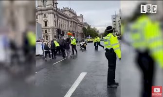 London: Britanski premijer nepovrijeđen u sudaru (VIDEO)