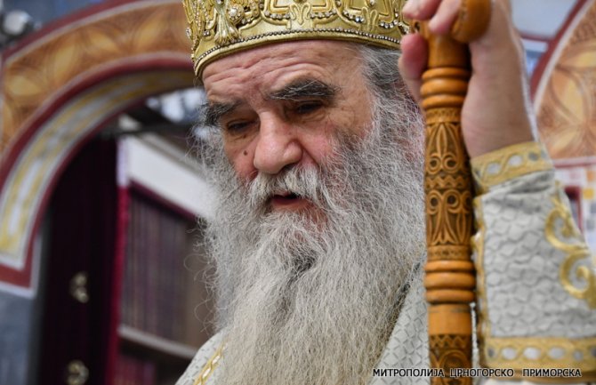 Amfilohije: Desetine džamija je podignuto, i neka je, ali jedino što se ruši jesu crkvene zgrade