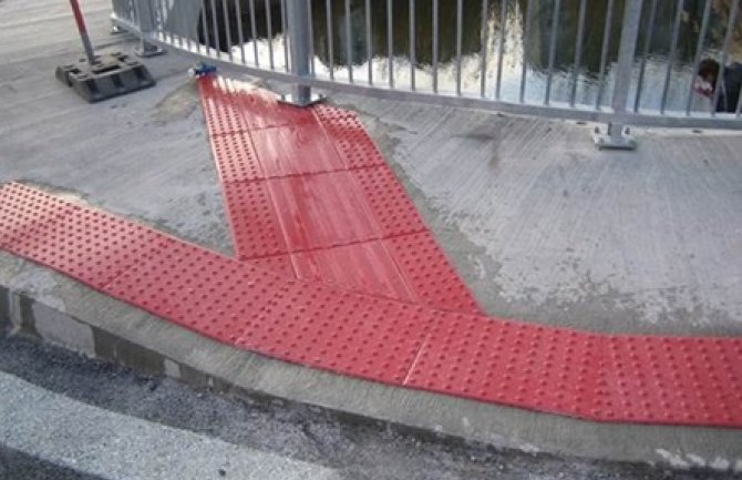 Ugradnjom taktilnih staza Glavni grad će olakšati kretanje slabovidih i slijepih osoba