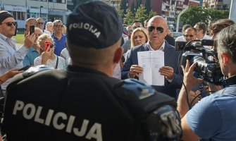 Carević: Mi ćemo dolaziti svako jutro na svoje radno mjesto, jer nam Ustav to garantuje