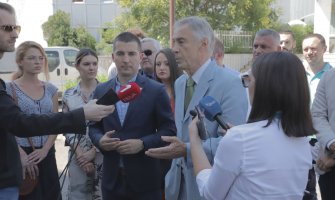 Lekić: Đukanović okružen laskavcima, da čuje glas naroda