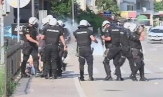 Savjet za građansku kontrolu policije: Identifikovati policajce koji su šutirali čovjeka u Budvi, zabrinuti zbog snimka iz Berana 