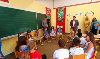 Opština Tivat: Besplatni udžbenici za prva tri razreda