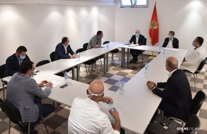 Nuhodžić: Svi pripadnici policije sa zaštitnom opremom i pripadnici interventne moraju nositi identifikacione oznake