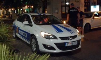 Kršenje samoizolacije u H.Novom, zabrane privatnih skupova u Baru, krivične prijave