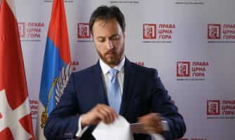 Milačić pocijepao usvojeni zakon o istopolnim brakovima