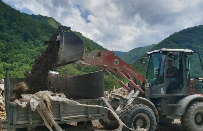 Najčešći problem nelegalno deponovanje građevinskog otpada na Tari