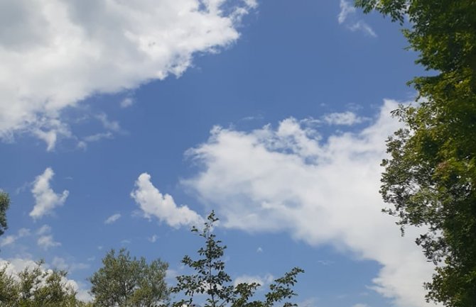 Sunčano, pojačan vjetar