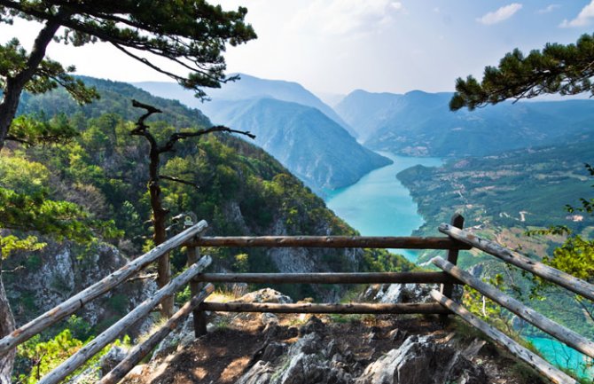 U Crnoj Gori danas pretežno sunčano i toplo