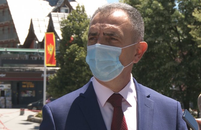 Hrapović u Pljevljima: Situacija ozbiljna, samo poštovanjem mjera možemo zaustaviti lokalnu transmisiju