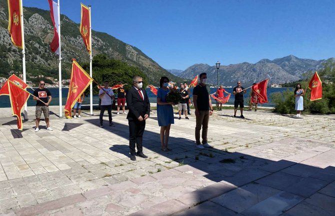 Liberali Kotora povodom 13. jula odali poštu palim borcima