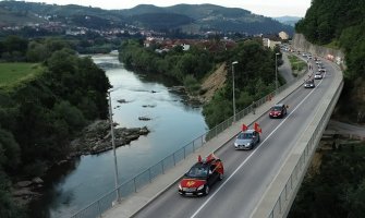 Na Sjeveru dostojanstveno obilježen Dan državnosti: Pogledajte predivne snimke iz Bijelog Polja i Mojkovca (VIDEO)