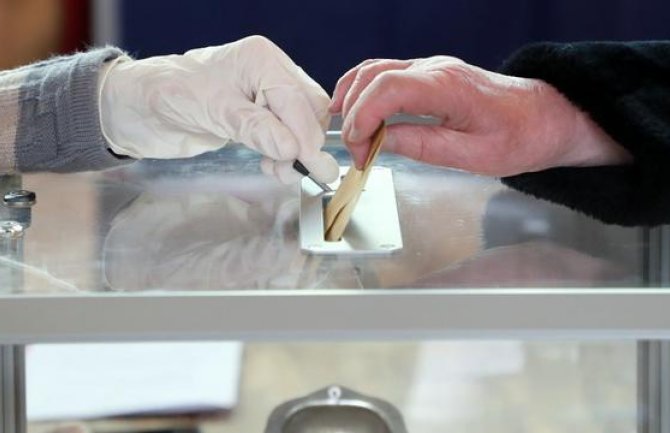 Evo kako će glasati na izborima oboljeli od koronavirusa u Crnoj Gori