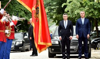 Milanović čestitao Đukanoviću 13. jul:  Želim Vama i prijateljskom crnogorskom narodu boljitak i blagostanje