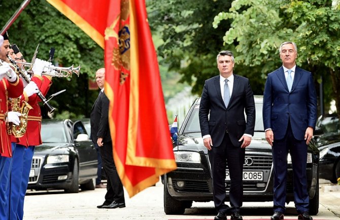 Milanović čestitao Đukanoviću 13. jul:  Želim Vama i prijateljskom crnogorskom narodu boljitak i blagostanje