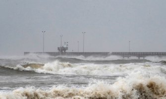 Uragan Hana pogodio Teksas, bez struje ostalo gotovo 300.000 domova