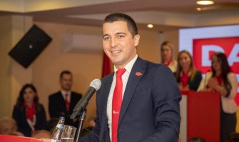 Bečić čestitao Dan oslobođenja grada: Nikšić ćemo vratiti u red razvijenih opština