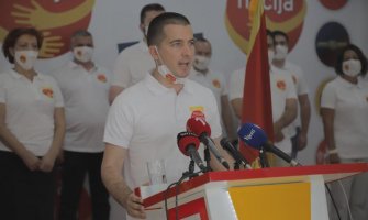 Bečić: Nakon pomirenja i moralnog uzdizanja, povećaćemo minimalnu platu na 300 eura, minimalnu penziju na 200 eura...