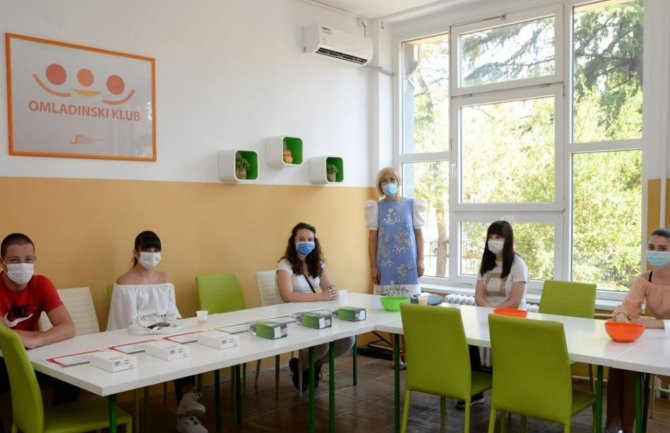 Učenici Mašinske škole osvojili PRVO i DRUGO mjesto na konkursu „Ljepota kristala 2020“