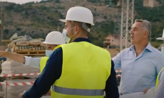 Đukanović u spotu DPS-a:  I kad ide lako i kad je muka - odlučno za Crnu Goru (VIDEO)