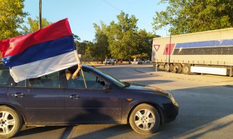 U nekolko crnogorskih gradova održane auto-litije