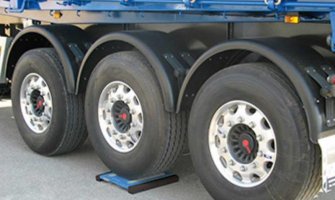 Upravi policije donirali pet kompleta mobilnih elektronskih kontrolnih vaga