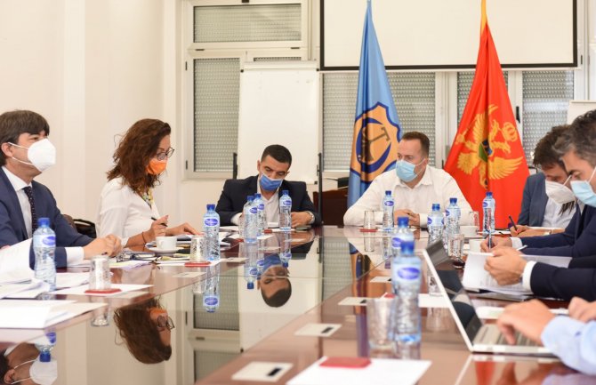 Nema ni ekonomske ni štete po građane od prodaje prerađene otpadne vode Luštici Bay