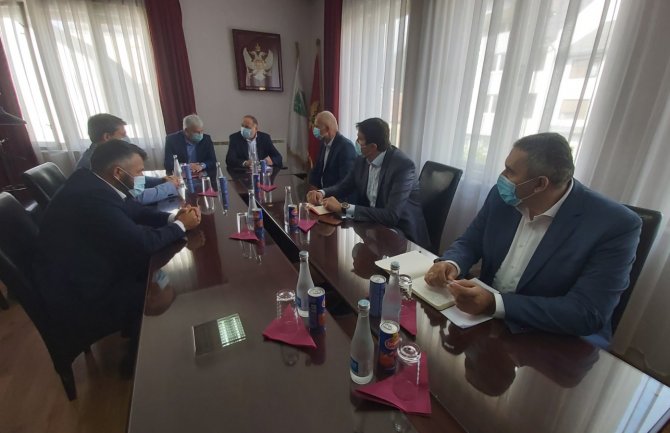 Simović u Rožajama otvorio Agrobiznis centar i novi drvoprerađivački pogon: Realizuju se brojni projekti za ubrzaniji razvoj