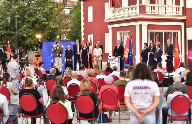 Abazović: Nema kompromisa sa nacionalnim interesima Crne Gore, nudimo ekspertsku vladu   