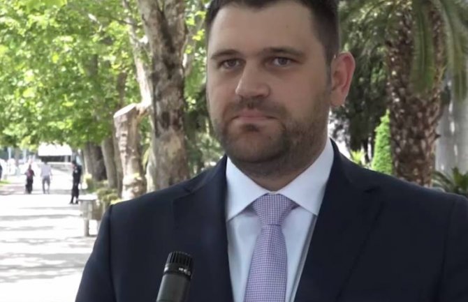 Anđušić: URA trojanski konj DF-a, četiri godine ste bježali od rasprave i za to primili preko 100.000 eura