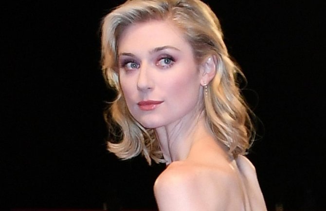 Elizabet Debicki glumi princezu Dajanu u petoj i šestoj sezoni 