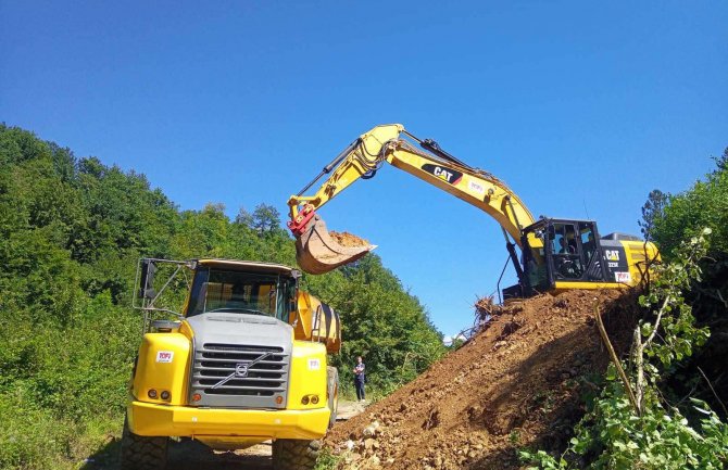 Put od Srđevca do granice sa koridorom budućeg autoputa biće rekonstruisan, počeli radovi